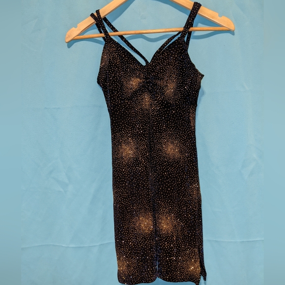 Black dress gold firework kind of pattern - Picture 1 of 4